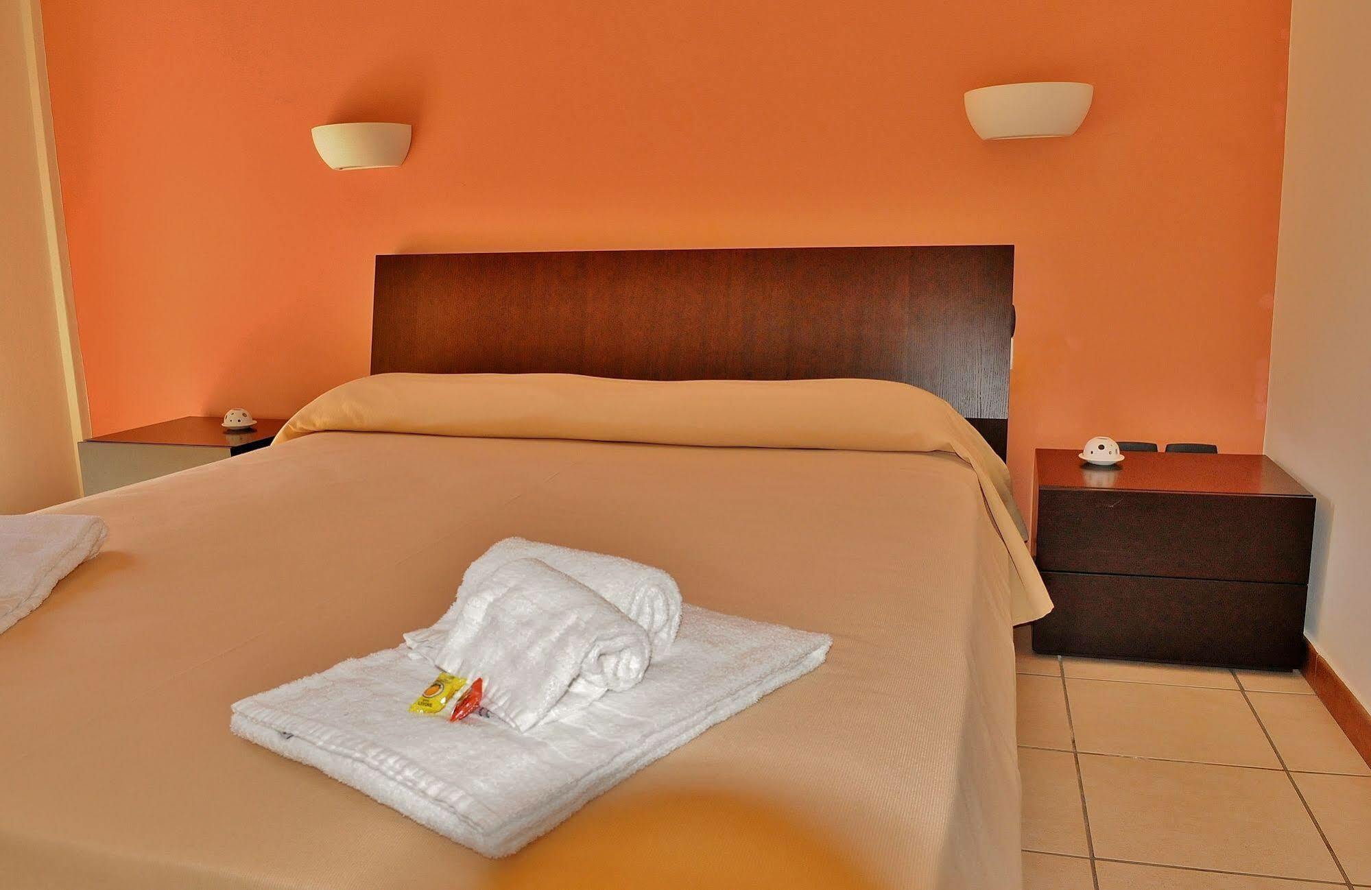 Hotel Rasula Alta Гравина-ди-Катания Экстерьер фото